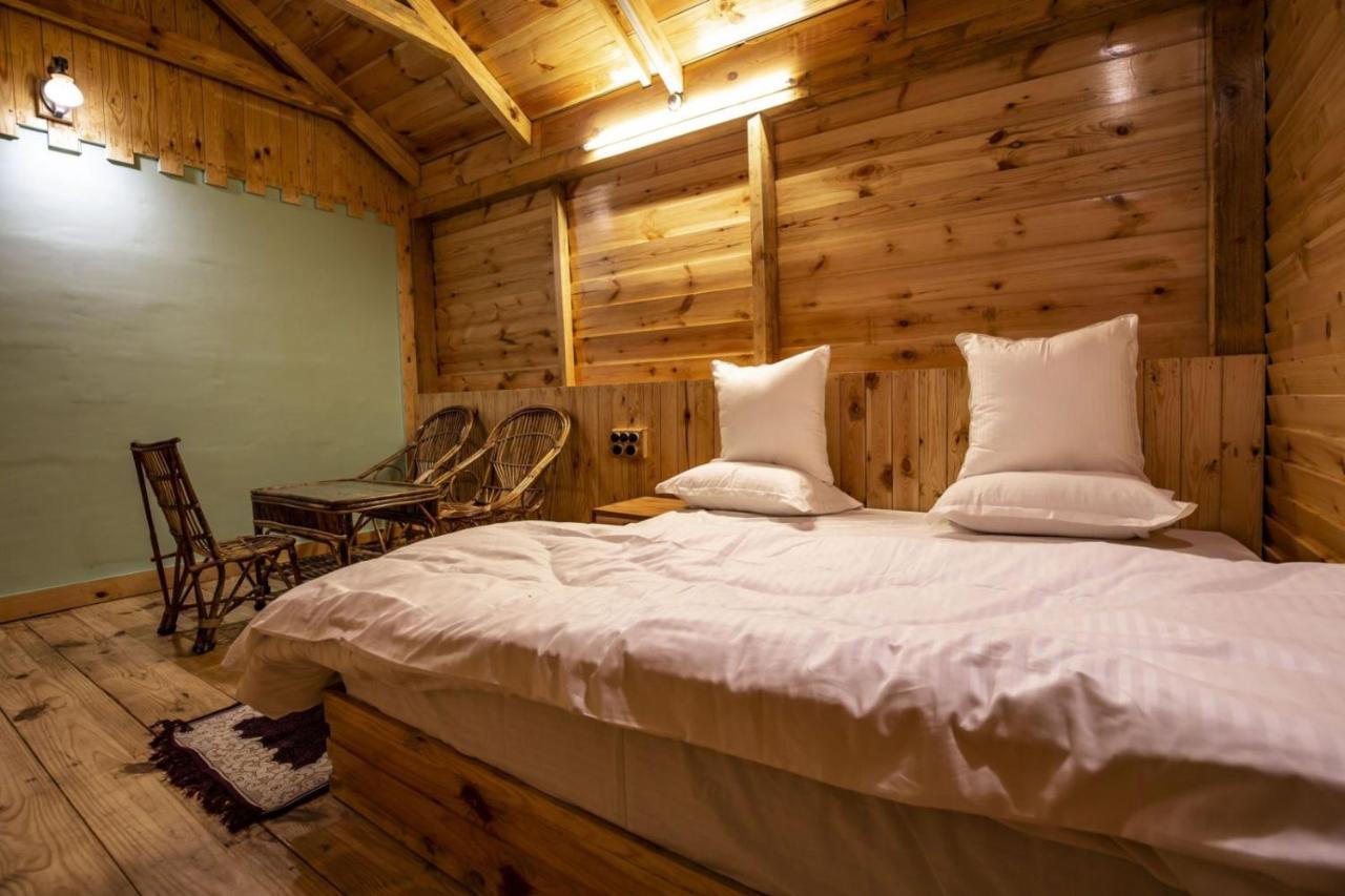 Mid Conifer Cottage Dalhousie Exterior photo